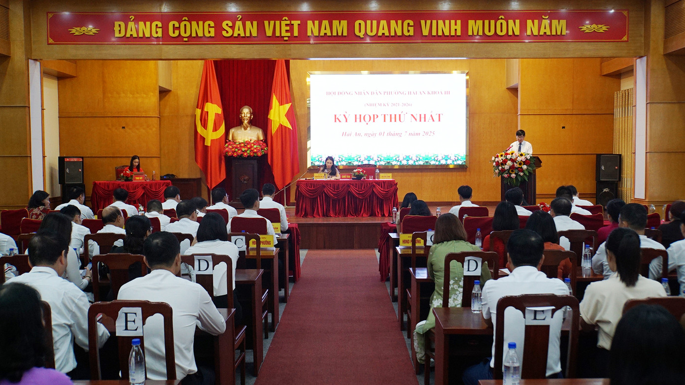 Sáng 30/6, HĐND phường Hải An (Hải Phòng) khóa I, nhiệm kỳ 2021-2026 tổ chức kỳ họp thứ nhất, thông qua các Nghị quyết của Trung ương và thành phố về về tổ chức chính quyền địa phương 2 cấp, chỉ định nhân sự phường mới sau hợp nhất. Các đại biểu đã thông qua thành lập các Ban thuộc HĐND, UBND phường mới.