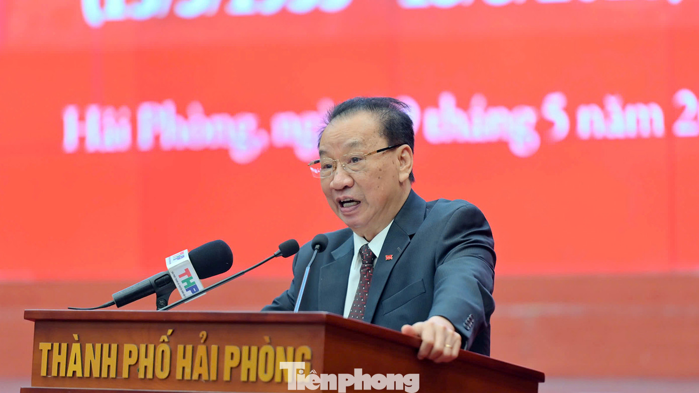 Các đại biểu, chuyên gia phát biểu tại hội thảo.