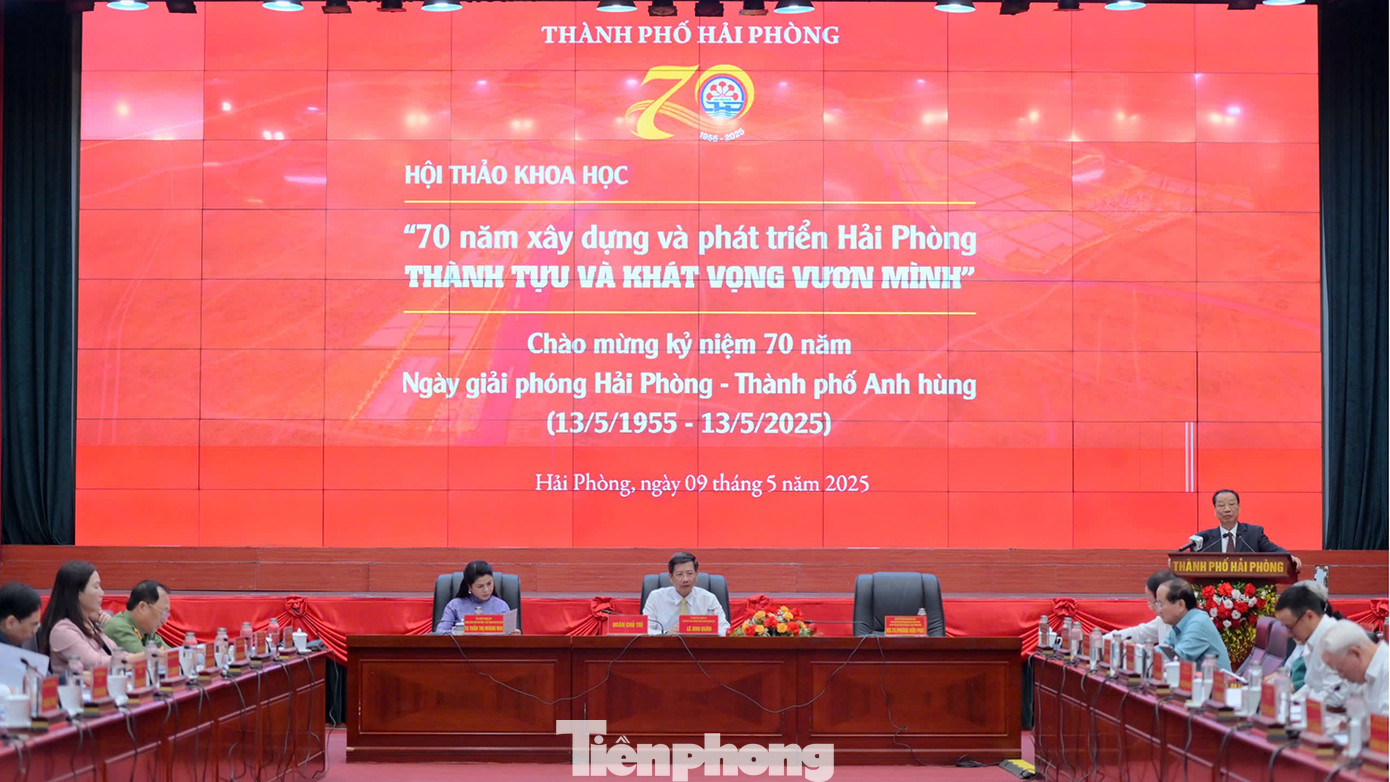 Hội thảo khoa học "70 năm xây dựng và phát triển Hải Phòng - Thành tựu và khát vọng vươn mình", diễn ra ngày 9/5.