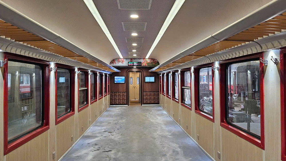 Sở Văn hóa Thể thao và Du lịch (VHTT&amp;DL) Hải Phòng vừa phối hợp với các đơn vị liên quan tổ chức kiểm tra tiến độ thi công đoàn tàu Hoa Phượng Đỏ tuyến Hà Nội - Hải Phòng.