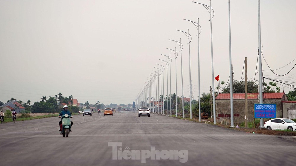 Dự án đường bộ ven biển thời gian dài phải dừng thi công do chủ đầu tư, nhà thầu gặp nhiều khó khăn. Dự án đường bộ ven biển thời gian dài phải dừng thi công do chủ đầu tư, nhà thầu gặp nhiều khó khăn.