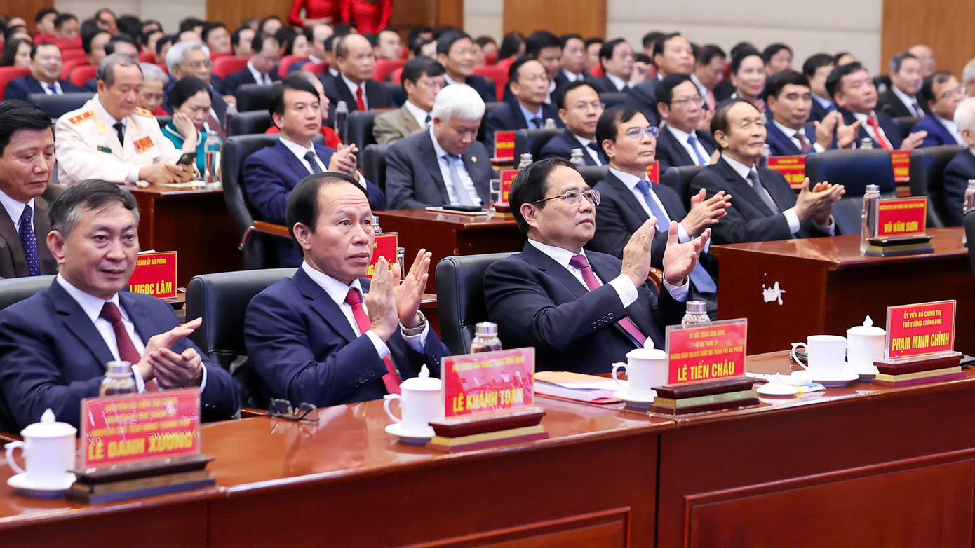 Thủ tướng Chính phủ Phạm Minh Chính dự buổi lễ công bố các quyết định của Trung ương về việc hợp nhất Hải Phòng, Hải Dương và tổ chức chính quyền địa phương 2 cấp. Ảnh: Đoàn Bắc Thủ tướng Chính phủ Phạm Minh Chính dự buổi lễ công bố các quyết định của Trung ương về việc hợp nhất Hải Phòng, Hải Dương và tổ chức chính quyền địa phương 2 cấp. Ảnh: Đoàn Bắc