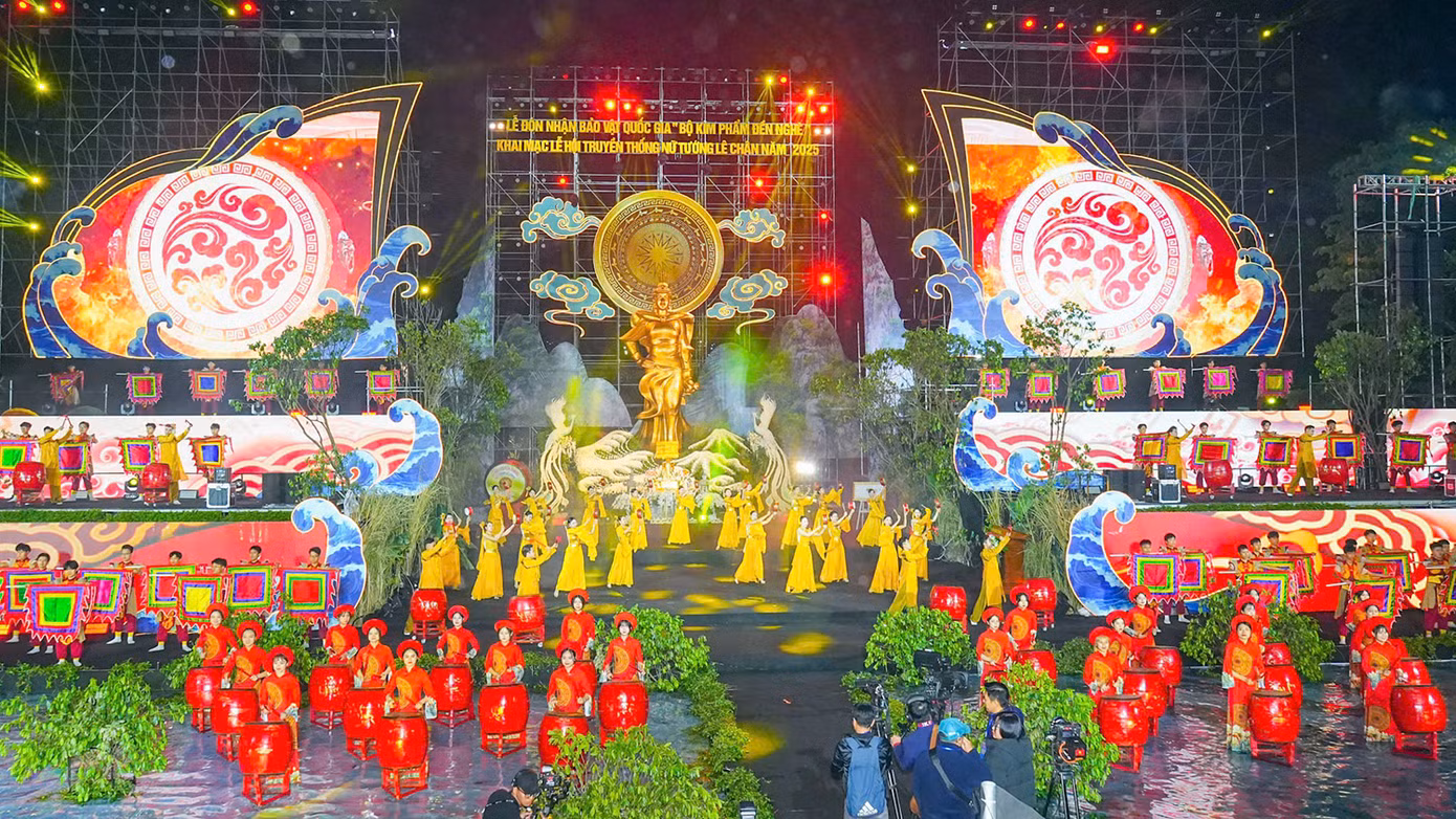 Chương trình nghệ thuật khai mạc Lễ hội Nữ tướng Lê Chân.