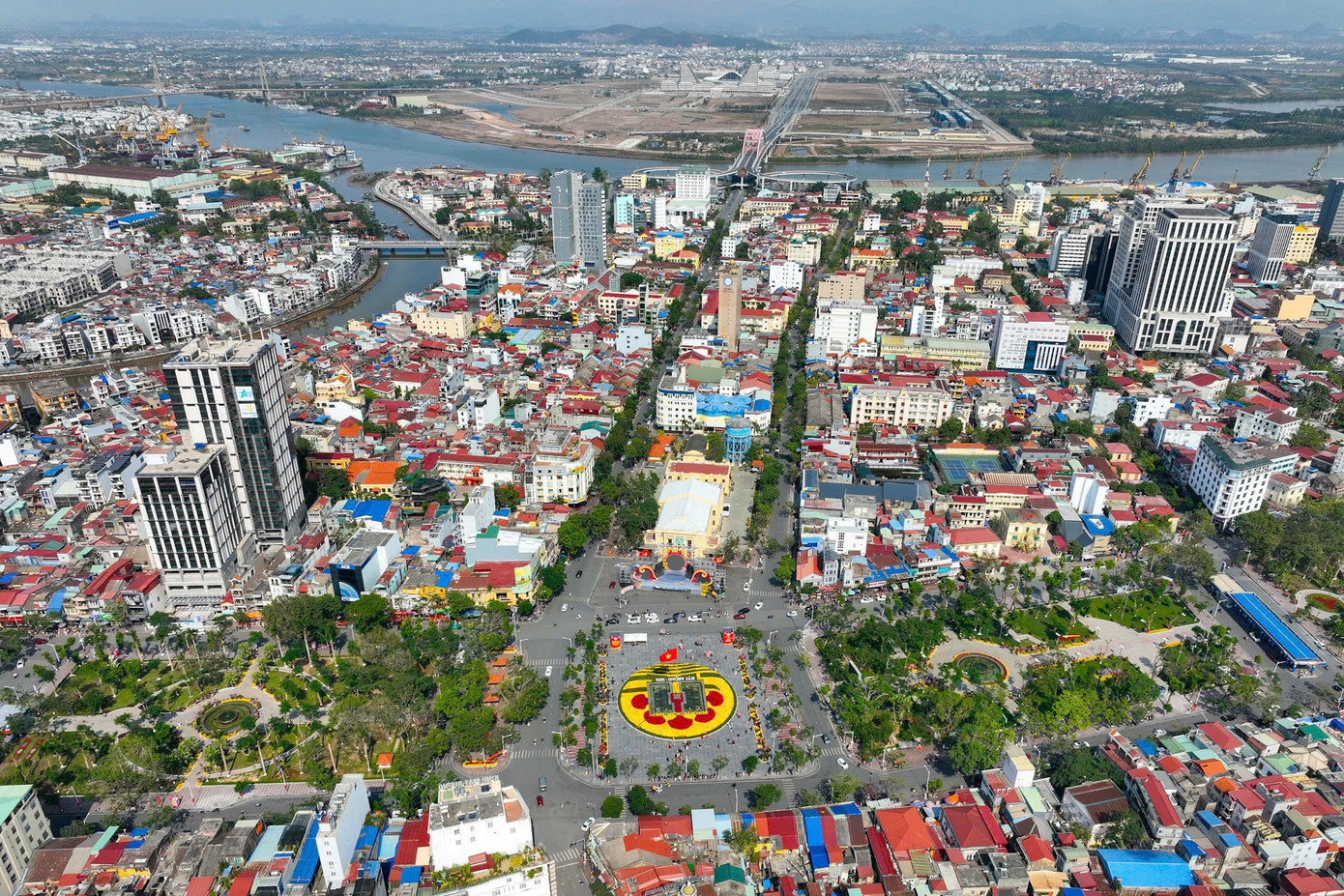 Hải Phòng sẽ đưa vào vận hành hệ thống camera phạt nguội được lắp thêm tại 33 nút giao thông kể từ 31/3. Hải Phòng sẽ đưa vào vận hành hệ thống camera phạt nguội được lắp thêm tại 33 nút giao thông kể từ 31/3.