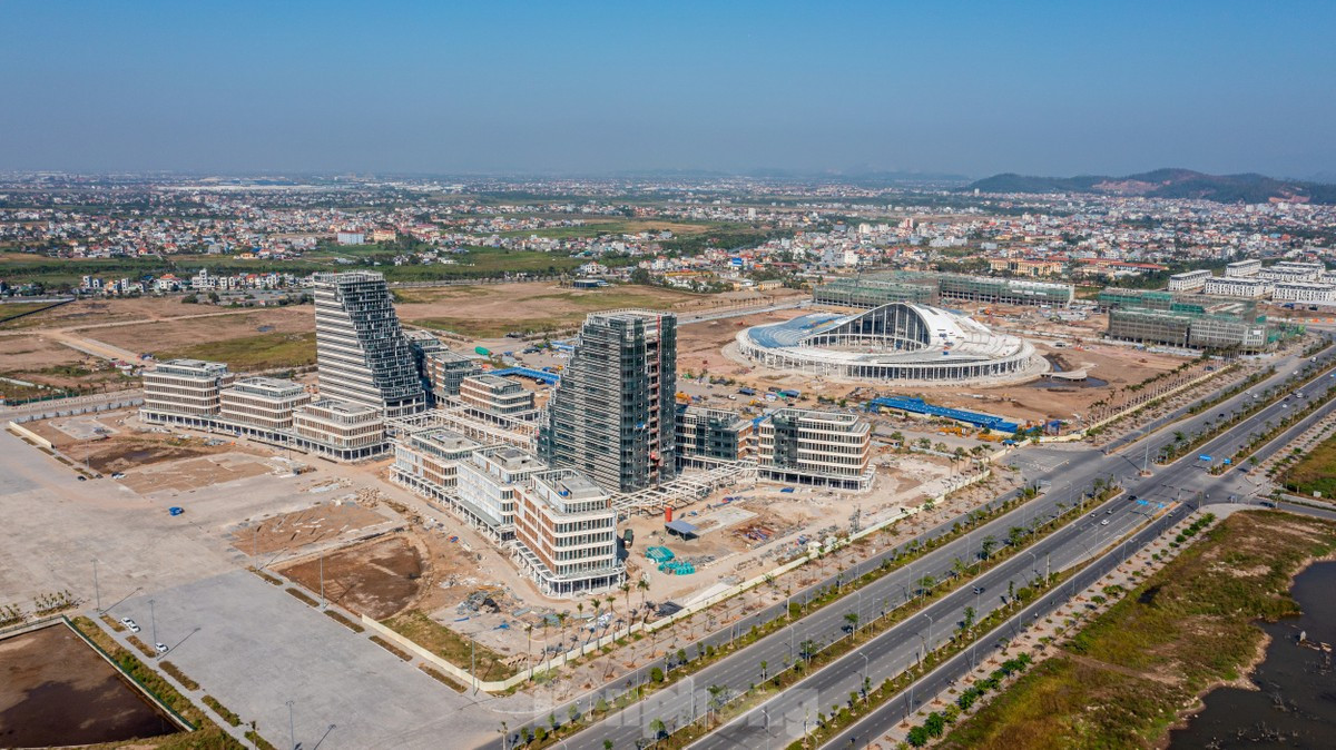 Trung tâm Hành chính - Chính trị TP Hải Phòng (mới) tại KĐT Bắc Sông Cấm (Thủy Nguyên) với nhiều điều kiện thuận lợi về vị trí, hạ tầng đô thị, giao thông, mở ra không gian phát triển kinh tế - xã hội đồng bộ, hiện đại.