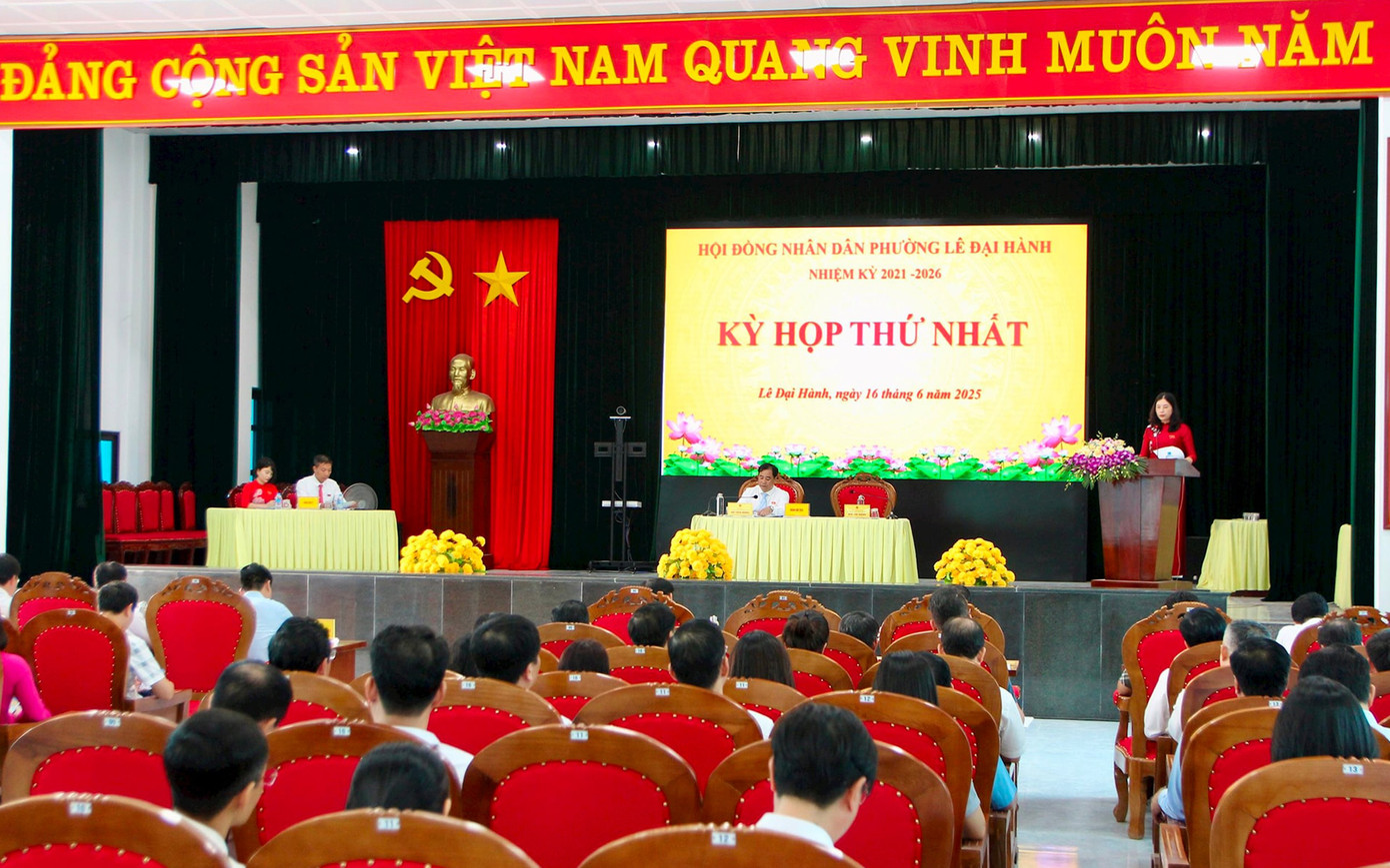 Kỳ họp thứ nhất HĐND phường Lê Đại Hành, tỉnh Hải Dương ngày 16/6. Ảnh: Phong Tuyết.