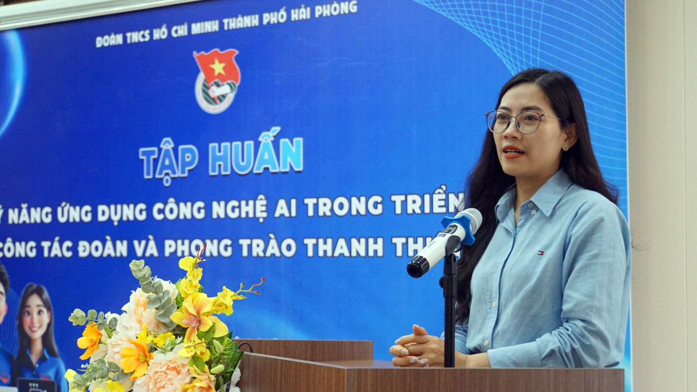 Chị Nguyễn Thị Thủy - Phó Bí thư Thành Đoàn Hải Phòng phát biểu khai mạc hội nghị.