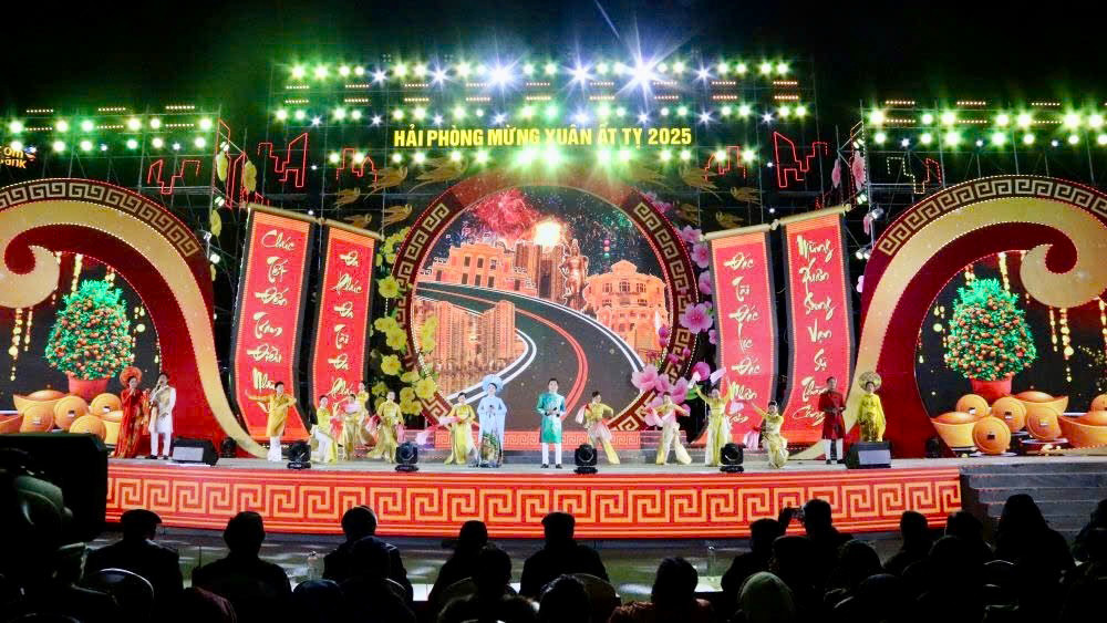 Chương trình nghệ thuật mừng Xuân Ất Tỵ 2025 tại nhà hát thành phố với chủ đề “Hải Phòng – Mừng xuân và khát vọng”. Chương trình nghệ thuật mừng Xuân Ất Tỵ 2025 tại nhà hát thành phố với chủ đề “Hải Phòng – Mừng xuân và khát vọng”.