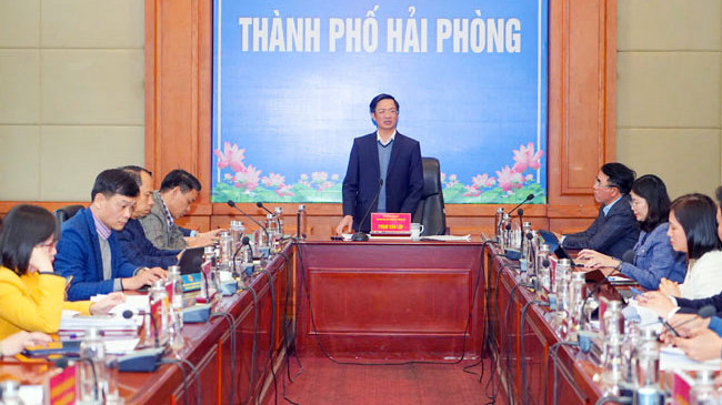 Ông Phạm Văn Lập - Chủ tịch HĐND TP Hải Phòng chủ trì buổi họp chuẩn bị Kỳ họp thứ 23. Ông Phạm Văn Lập - Chủ tịch HĐND TP Hải Phòng chủ trì buổi họp chuẩn bị Kỳ họp thứ 23.