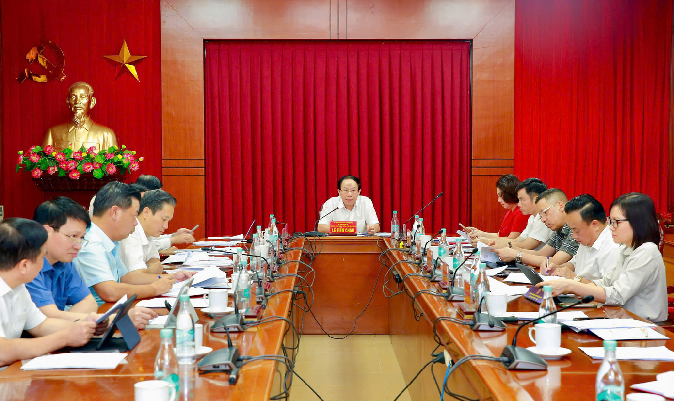 Ông Lê Tiến Châu - Bí thư Thành ủy Hải Phòng chủ trì phiên họp thứ 11 BCĐ phòng chống tham nhũng, lãng phí, tiêu cực thành phố. Ông Lê Tiến Châu - Bí thư Thành ủy Hải Phòng chủ trì phiên họp thứ 11 BCĐ phòng chống tham nhũng, lãng phí, tiêu cực thành phố.