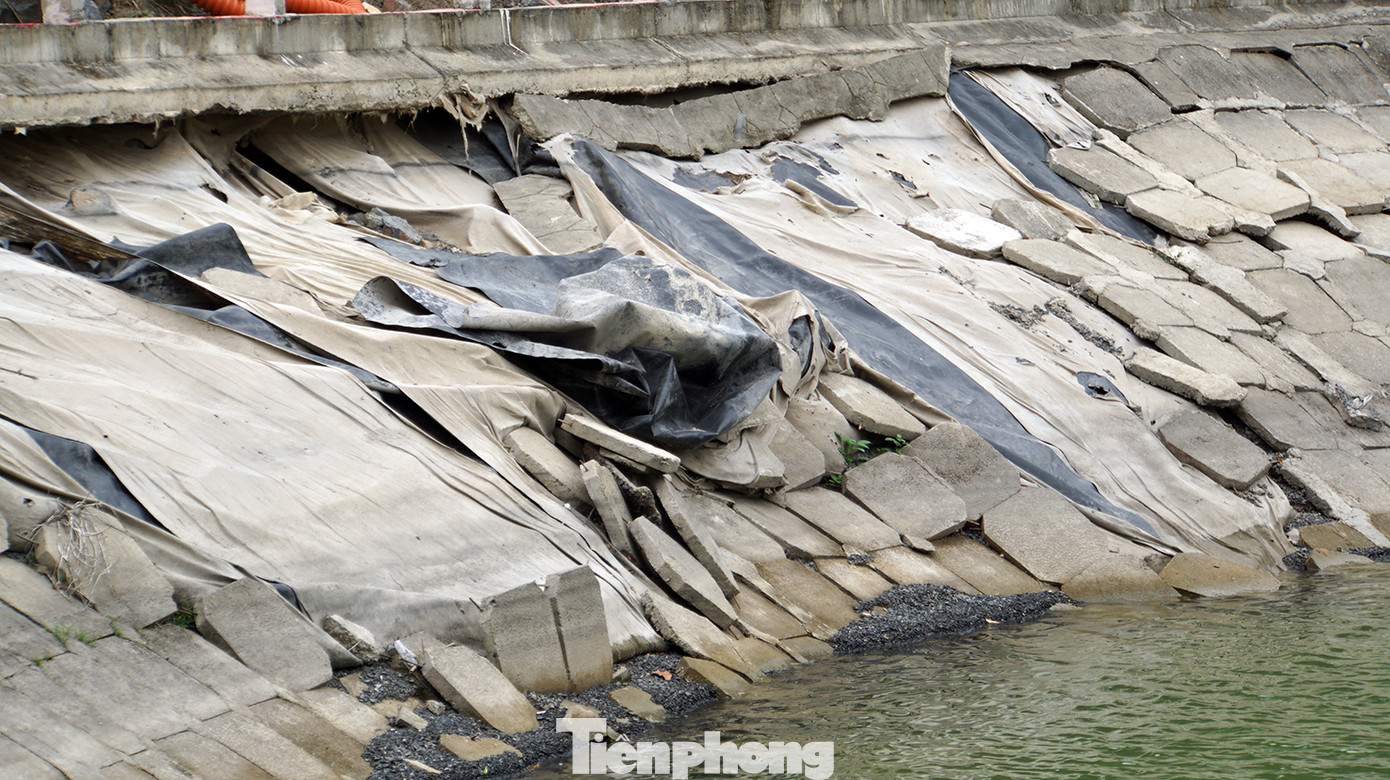 Lực lượng chức năng xác định có 22 điểm sạt mái kè hồ nước ngọt lớn nhất trên đảo Cát Bà.