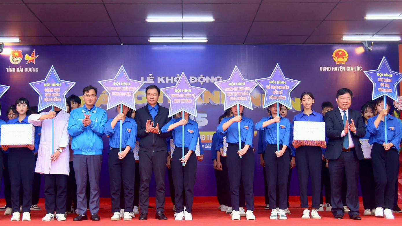 Tỉnh Đoàn Hải Dương ra quân 9 đội hình tình nguyện. Tỉnh Đoàn Hải Dương ra quân 9 đội hình tình nguyện.