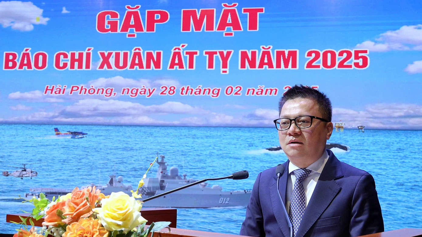 Ông Lê Quốc Minh – Ủy viên Trung ương Đảng, Tổng Biên tập Báo Nhân dân, Phó Trưởng Ban Tuyên giáo và Dân vận T.Ư, Chủ tịch Hội nhà báo Việt Nam. Ông Lê Quốc Minh – Ủy viên Trung ương Đảng, Tổng Biên tập Báo Nhân dân, Phó Trưởng Ban Tuyên giáo và Dân vận T.Ư, Chủ tịch Hội nhà báo Việt Nam.