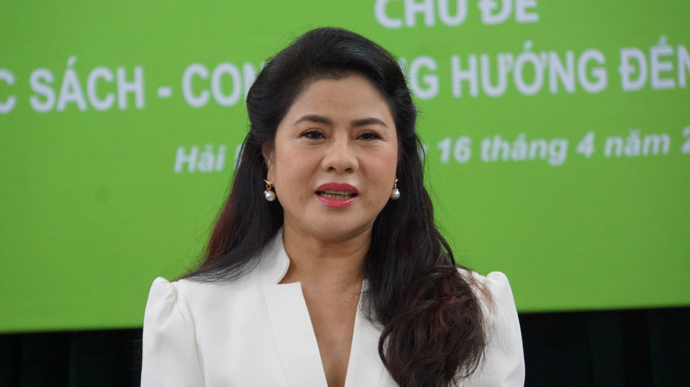 Bà Trần Thị Hoàng Mai - Giám đốc Sở Văn hóa Thể thao và Du lịch Hải Phòng thông tin về ngày hội sách thành phố. Bà Trần Thị Hoàng Mai - Giám đốc Sở Văn hóa Thể thao và Du lịch Hải Phòng thông tin về ngày hội sách thành phố.