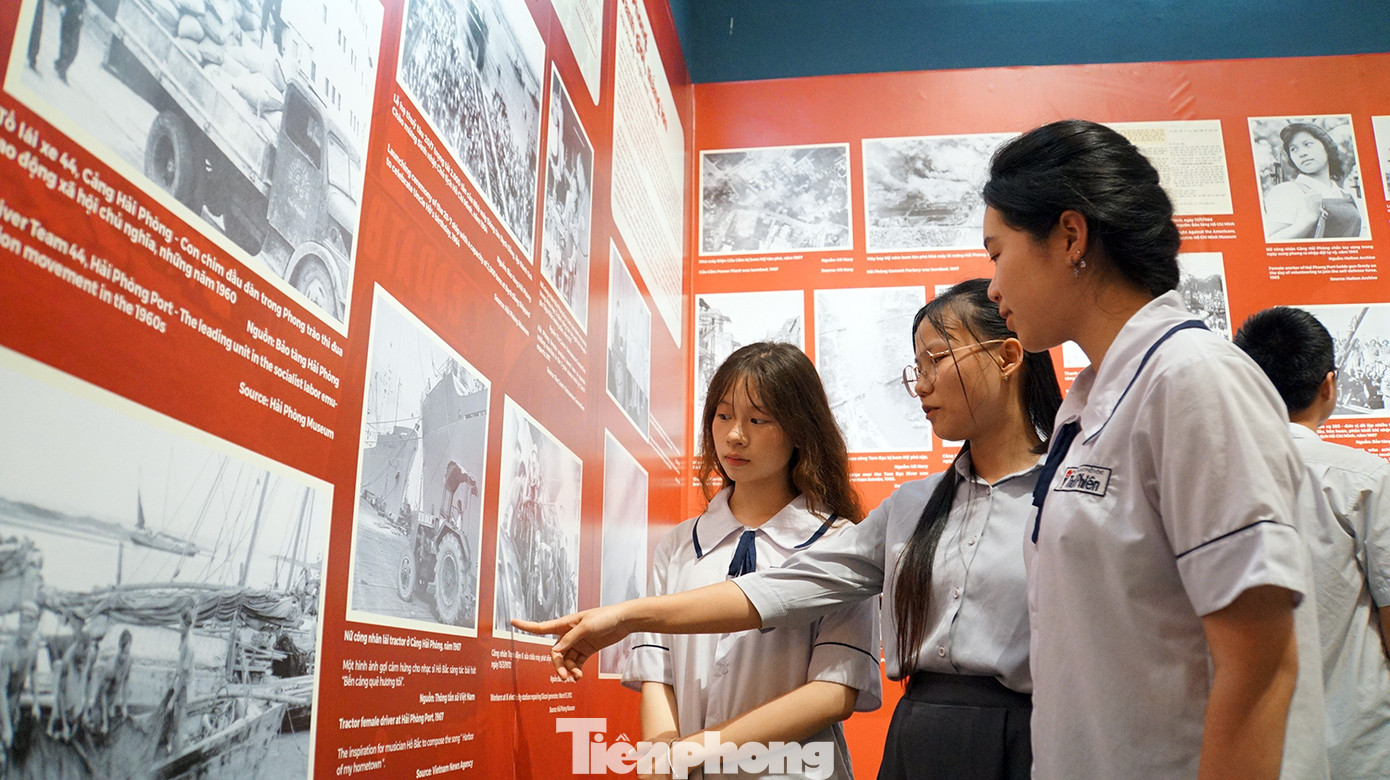 Tại đây, các bạn trẻ Hải Phòng và du khách được giới thiệu chi tiết về chặng đường lịch sử đầy gian lao, thử thách nhưng cũng vô cùng vẻ vang của TP Hải Phòng.