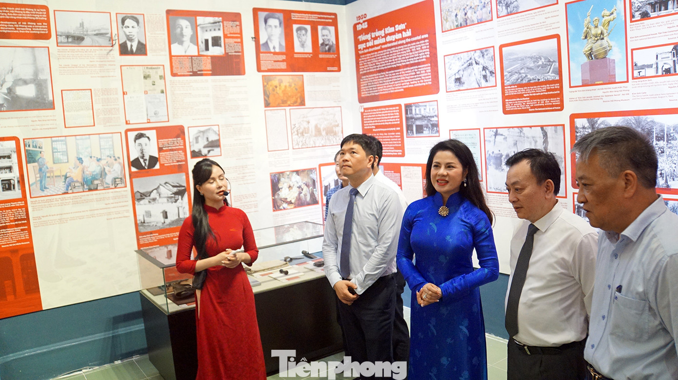 Phát biểu khai mạc, bà Trần Thị Hoàng Mai - Giám đốc Sở VHTT&amp;DL Hải Phòng nhấn mạnh, chuyên đề trưng bày nhằm giới thiệu tới công chúng, thế hệ trẻ về sự quan tâm, chỉ đạo của Chủ tịch Hồ Chí Minh đối với Hải Phòng; về lịch sử chiến đấu, xây dựng và phát triển của Đảng bộ, quân và dân thành phố, mà trong đó, Đảng bộ, nhân dân Hải Phòng luôn khắc ghi, thấm nhuần và làm theo lời căn dặn của Chủ tịch Hồ Chí Minh trong từng giai đoạn lịch sử.