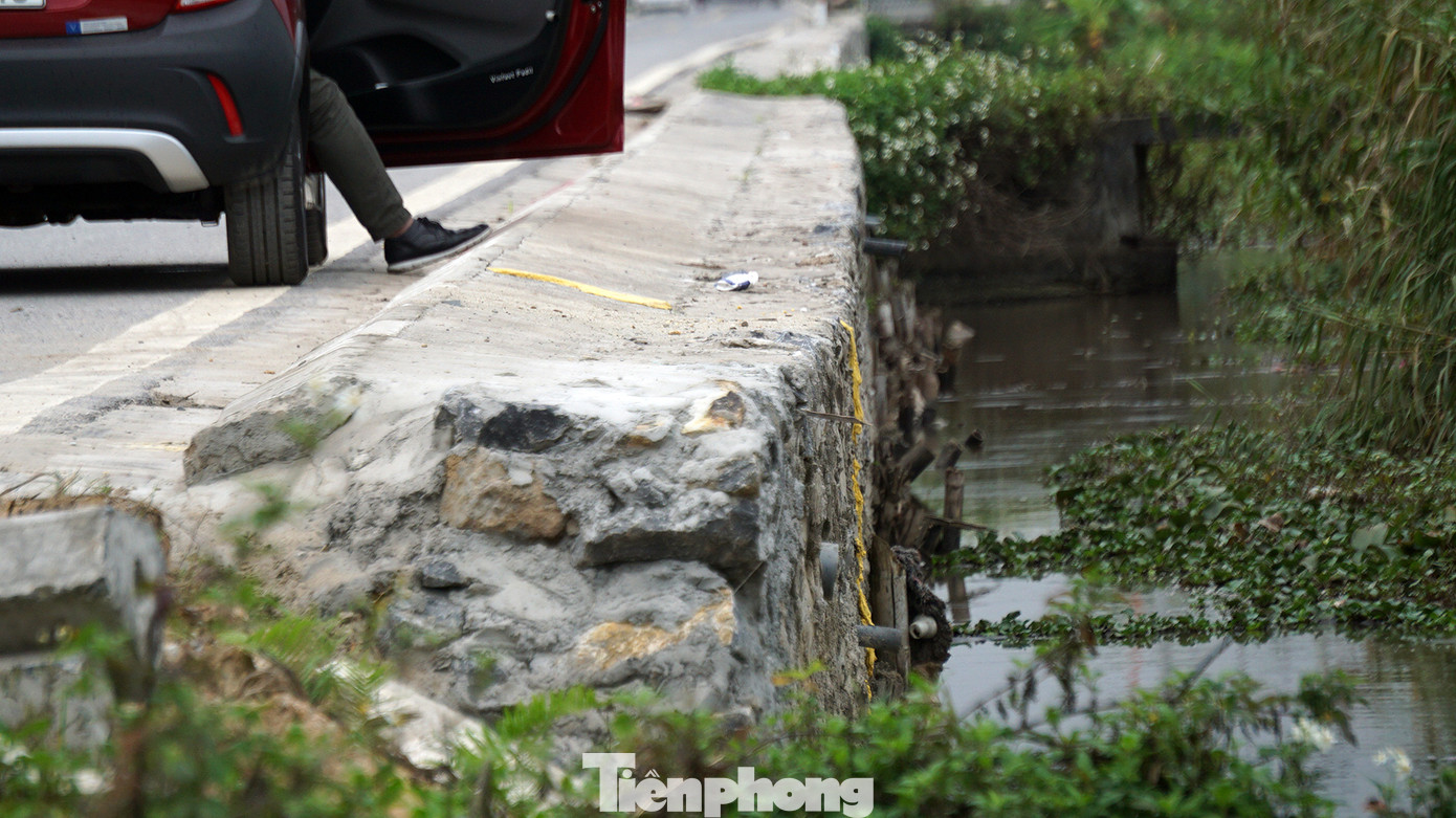 Tuyến đường Minh Tiến, thuộc phường Minh Đức (Đồ Sơn, Hải Phòng). Tuyến đường Minh Tiến, thuộc phường Minh Đức (Đồ Sơn, Hải Phòng).