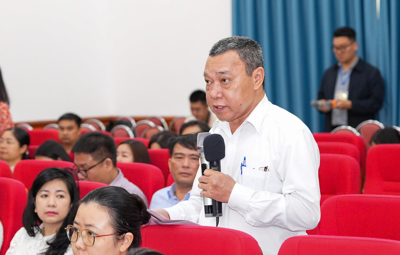 Cử tri quận Lê Chân kiến nghị nhiều nội dung tại buổi tiếp xúc.