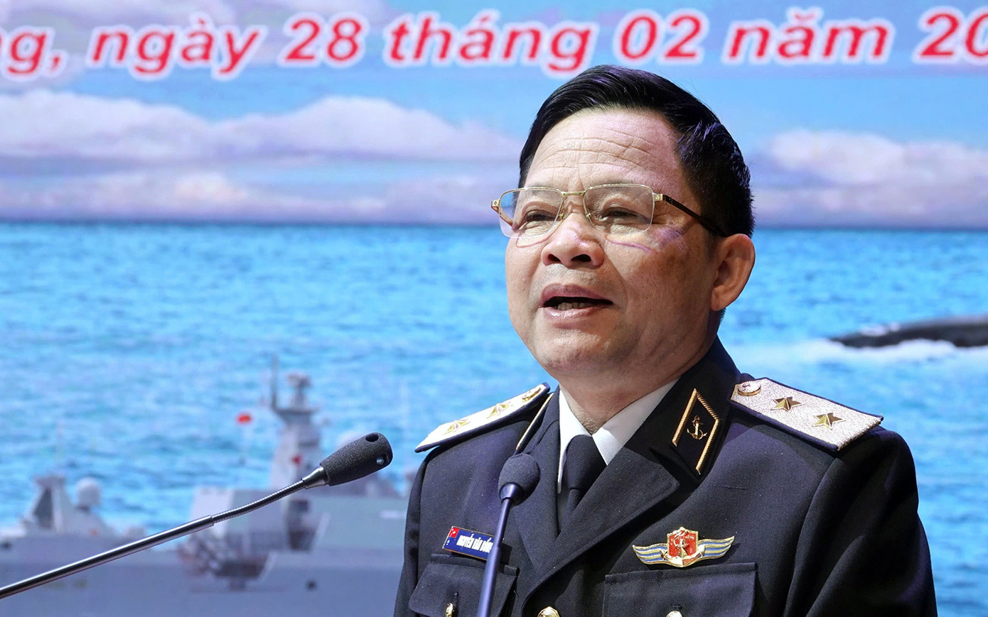 Trung tướng Nguyễn Văn Bổng – Bí thư Đảng ủy, Chính ủy Hải quân, phát biểu tại hội nghị. Trung tướng Nguyễn Văn Bổng – Bí thư Đảng ủy, Chính ủy Hải quân, phát biểu tại hội nghị.