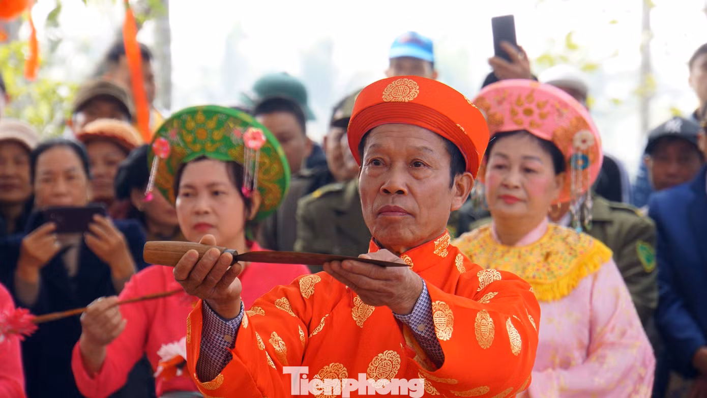 Ông Trương Công Lậm - Trưởng làng Hòa Liễu, chủ trì Lễ hội Minh Thề.