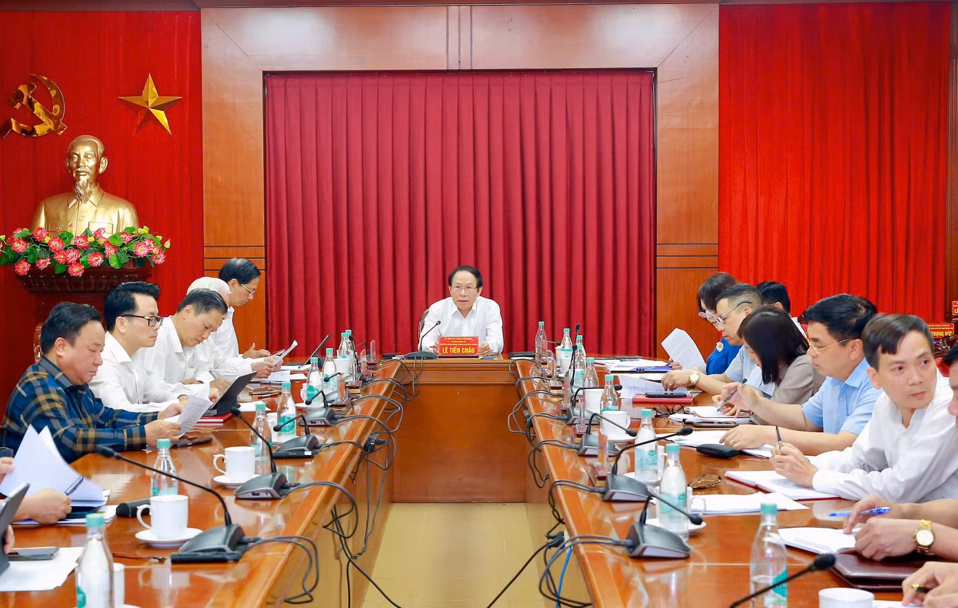 Phiên họp thứ 10 Ban Chỉ đạo phòng, chống tham nhũng, tiêu cực, lãng phí TP. Hải Phòng. Phiên họp thứ 10 Ban Chỉ đạo phòng, chống tham nhũng, tiêu cực, lãng phí TP. Hải Phòng.
