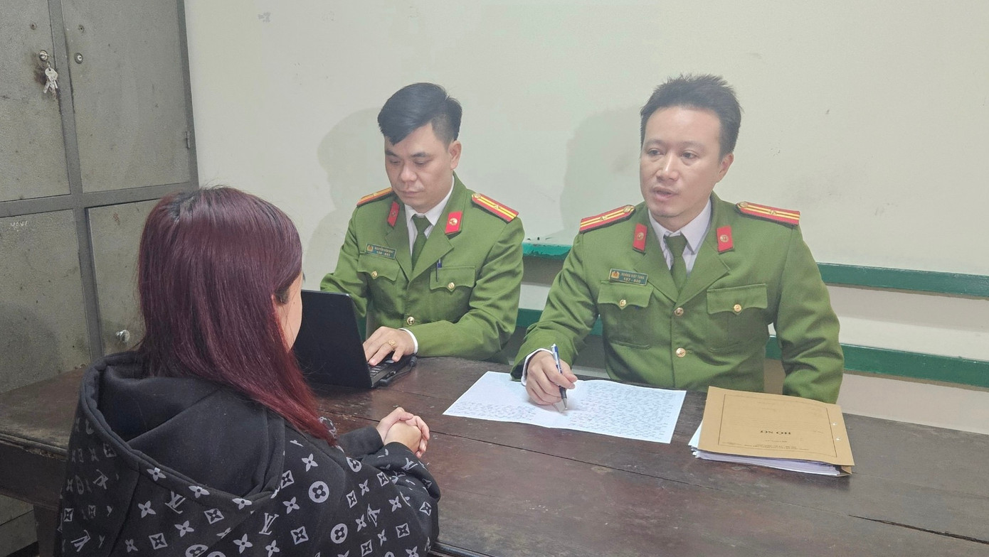 Đồng Thị Hà Thu tại cơ quan công an. Ảnh: N.H