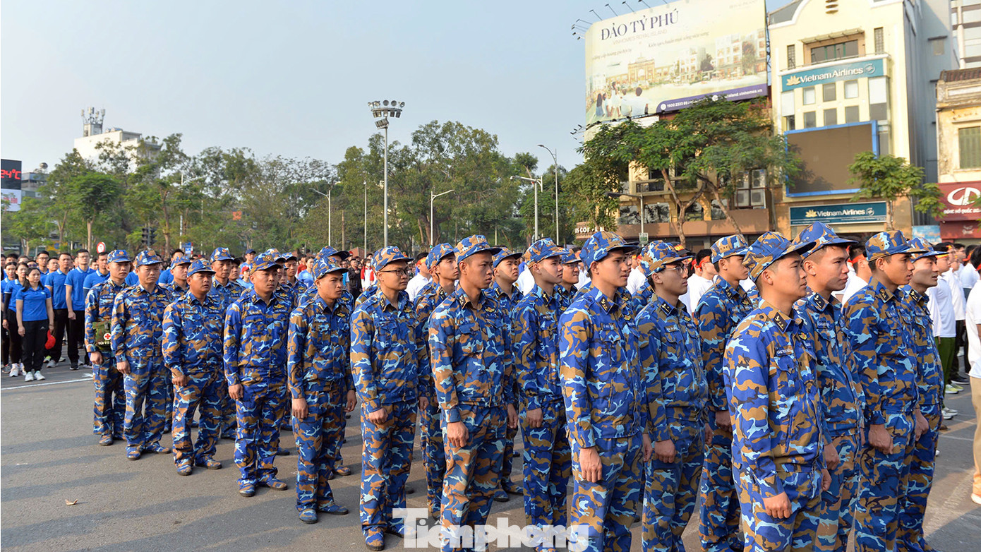 Tham dự ngày chạy còn có hàng nghìn cán bộ các sở ngành, quận huyện, các cơ quan, đơn vị, doanh nghiệp, lực lượng vũ trang, thanh thiếu niên trên địa bàn thành phố.