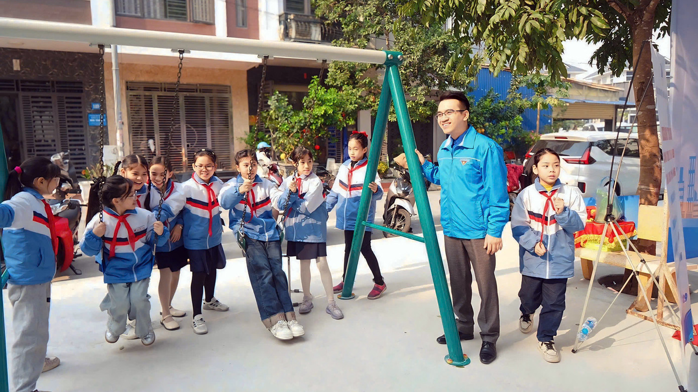 Sân chơi cộng đồng tại khu tái định cư Cái Hòm, phường Đông Khê (quận Ngô Quyền) khánh thành, đưa vào sử dụng cho các em thiếu nhi. Sân chơi cộng đồng tại khu tái định cư Cái Hòm, phường Đông Khê (quận Ngô Quyền) khánh thành, đưa vào sử dụng cho các em thiếu nhi.