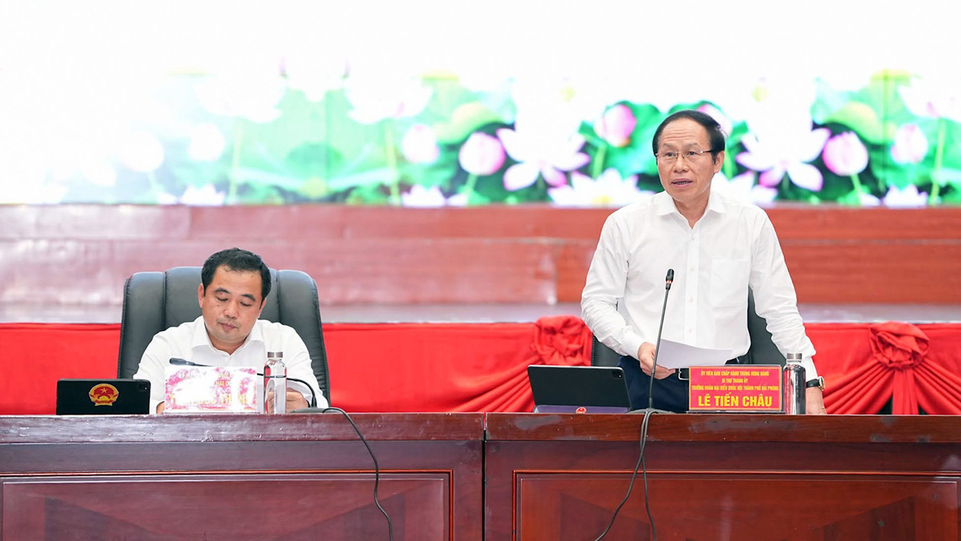 Ông Lê Tiến Châu - Bí thư Thành ủy Hải Phòng và ông Trần Đức Thắng - Bí thư Tỉnh ủy Hải Dương chủ trì buổi làm việc giữa hai Ban Thường vụ. Ông Lê Tiến Châu - Bí thư Thành ủy Hải Phòng và ông Trần Đức Thắng - Bí thư Tỉnh ủy Hải Dương chủ trì buổi làm việc giữa hai Ban Thường vụ.