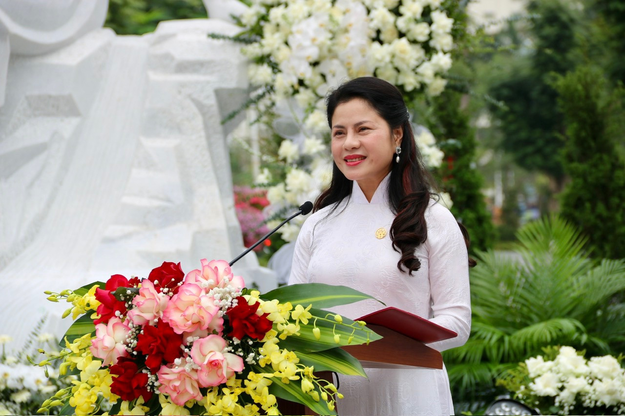 Bà Trần Thị Hoàng Mai - Giám đốc Sở Văn hóa Thể thao Hải Phòng. Bà Trần Thị Hoàng Mai - Giám đốc Sở Văn hóa Thể thao Hải Phòng.