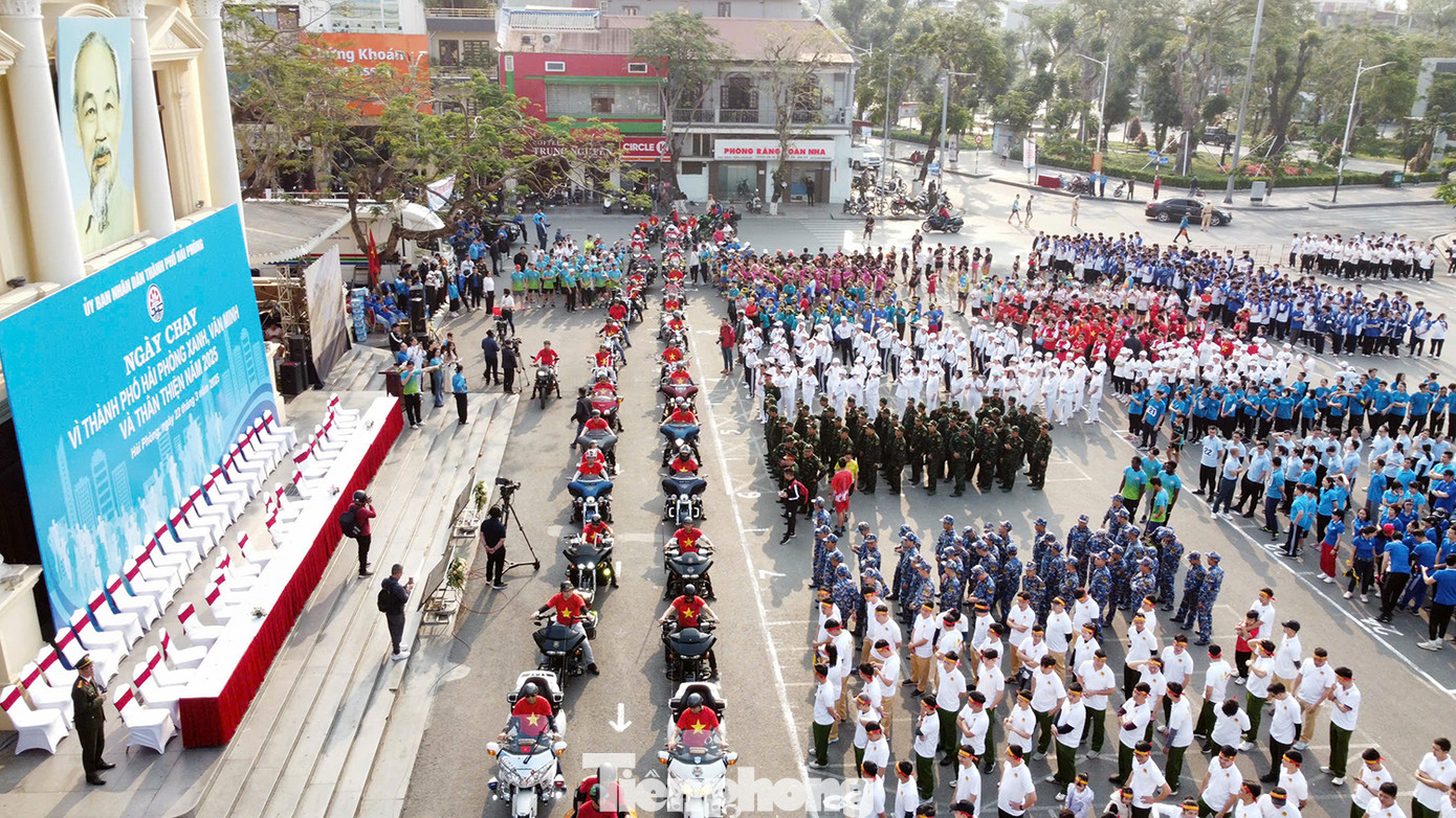 Sáng 22/3, Sở Văn hóa Thể thao và Du lịch phối hợp với Thành Đoàn Hải Phòng tổ chức ngày chạy vì thành phố xanh, văn minh và thân thiện tại quảng trường nhà hát thành phố. Ngày chạy được tổ chức nhằm hưởng ứng Cuộc vận động "Toàn dân rèn luyện thân thể theo gương Bác Hồ vĩ đại" và phong trào "Khỏe để lập nghiệp và giữ nước" trong tuổi trẻ thành phố.