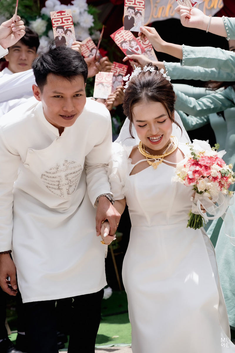 Họ đến với nhau trong sự tác thành của hai bên gia đình.