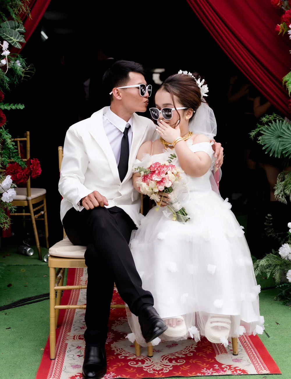 Cả hai có cảm tình với nhau ngay từ khi chưa gặp mặt.