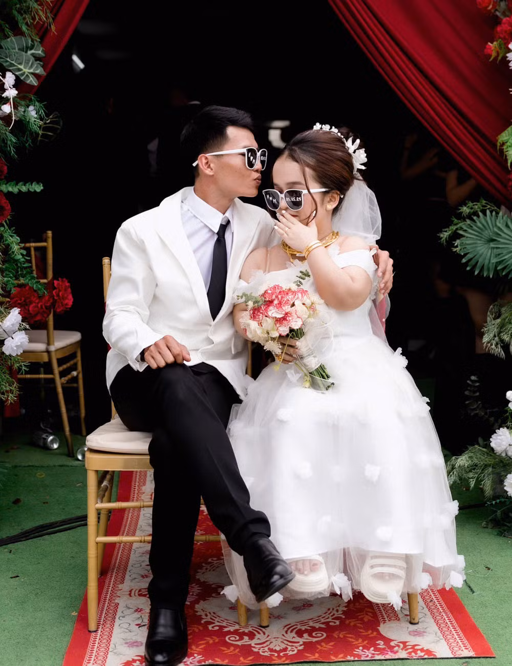 Cả hai có cảm tình với nhau ngay từ khi chưa gặp mặt.