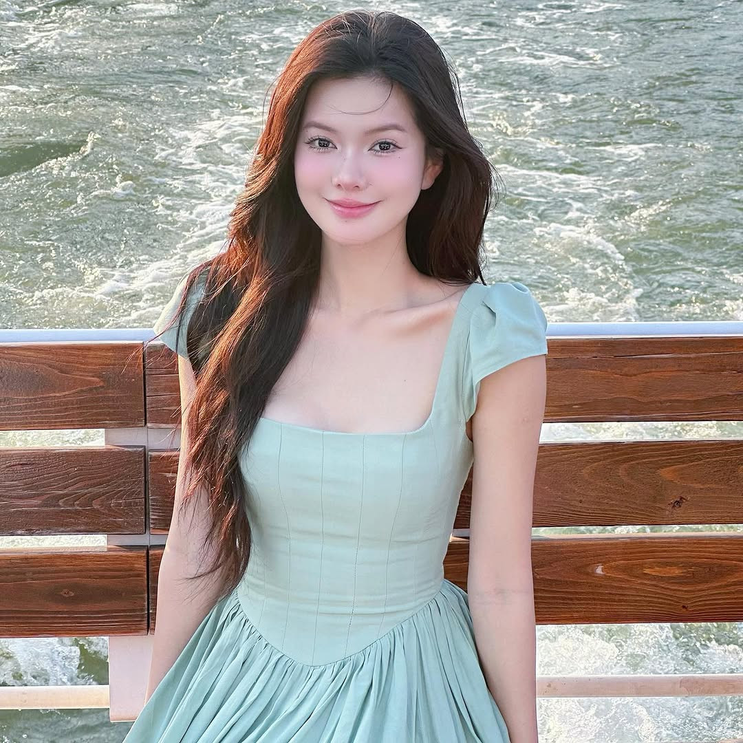 Đỗ Yên Đan sinh năm 1997, đến từ Đắk Lắk, hiện sống và làm việc tại TP.HCM. Cô là KOL trong lĩnh vực làm đẹp.