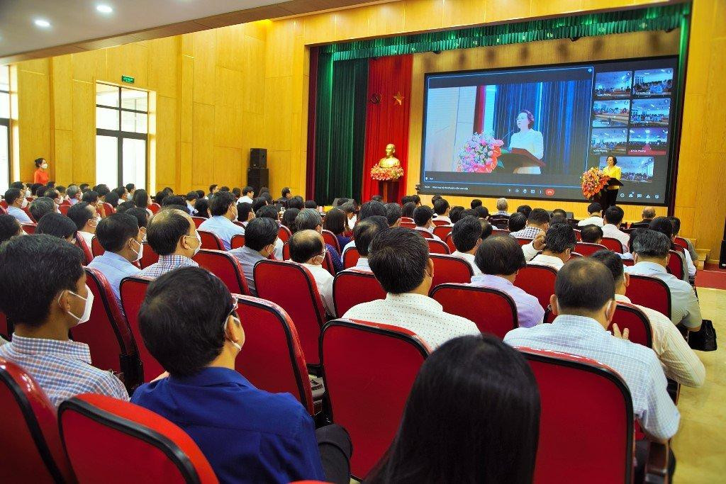 Cán bộ, công chức, viên chức tham dự kỳ thi Cán bộ, công chức, viên chức tham dự kỳ thi