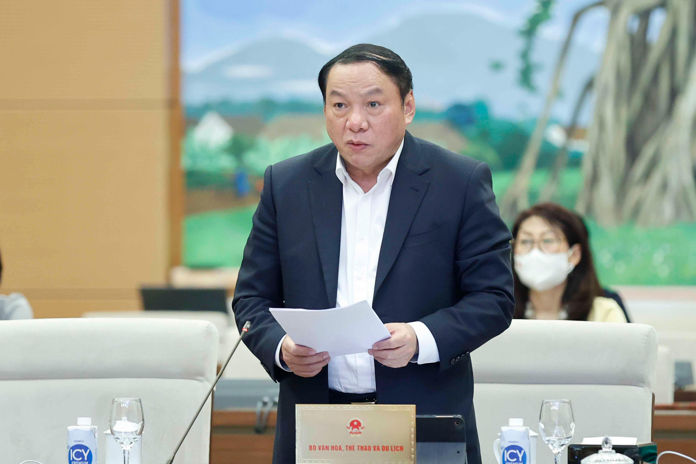 Bộ trưởng Bộ Văn hóa Thể thao và Du lịch Nguyễn Văn Hùng Bộ trưởng Bộ Văn hóa Thể thao và Du lịch Nguyễn Văn Hùng