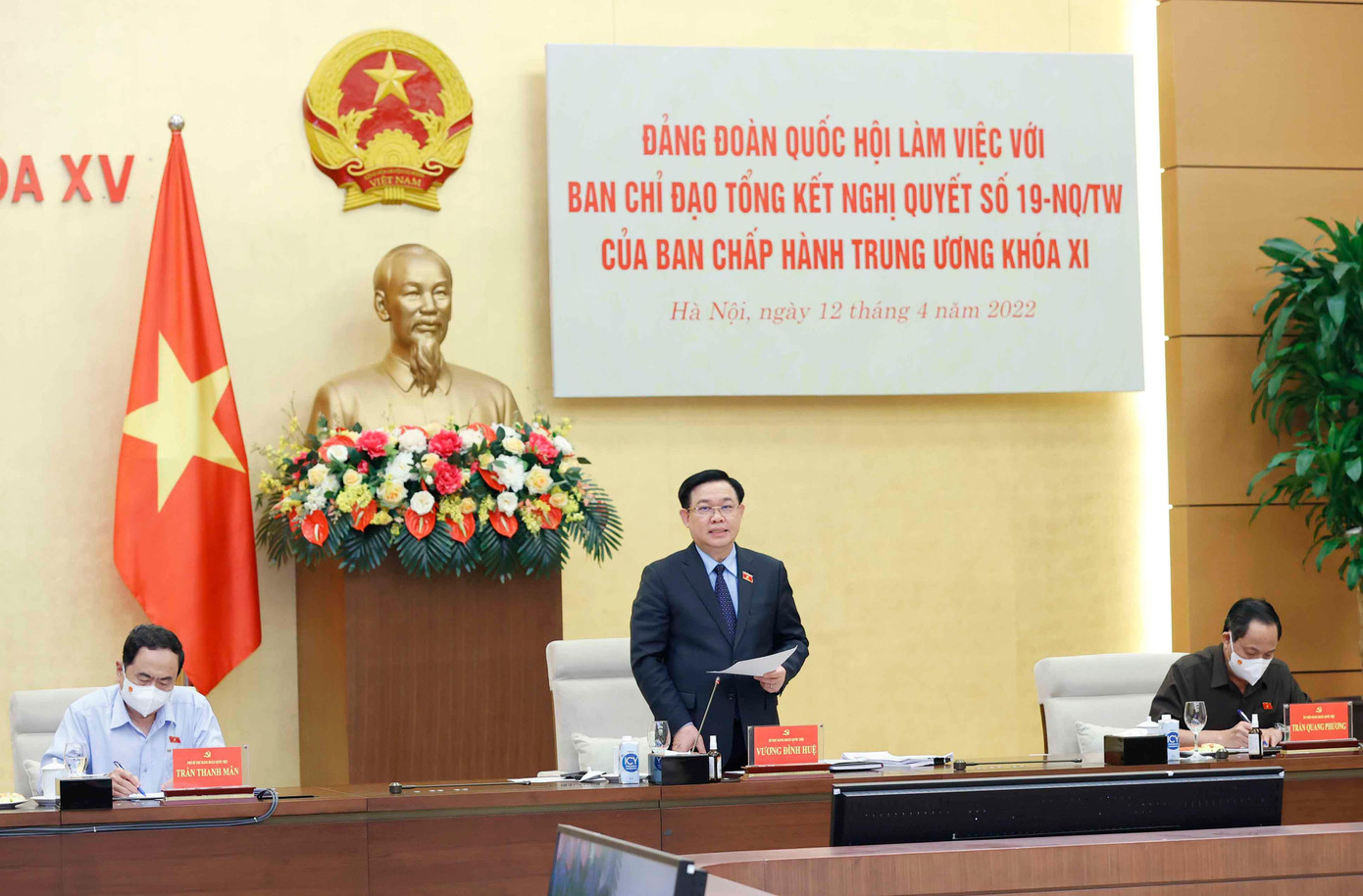 Chủ tịch Quốc hội Vương Đình Huệ phát biểu tại hội nghị