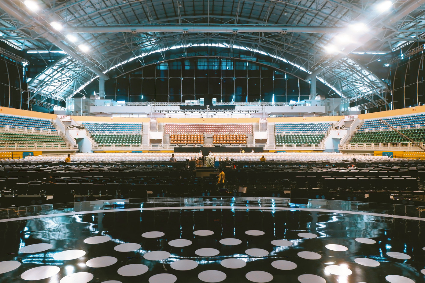 Toàn cảnh sân khấu hoành tráng của đêm Chung kết Hoa Hậu Việt Nam 2020 trước “giờ G“ ảnh 2