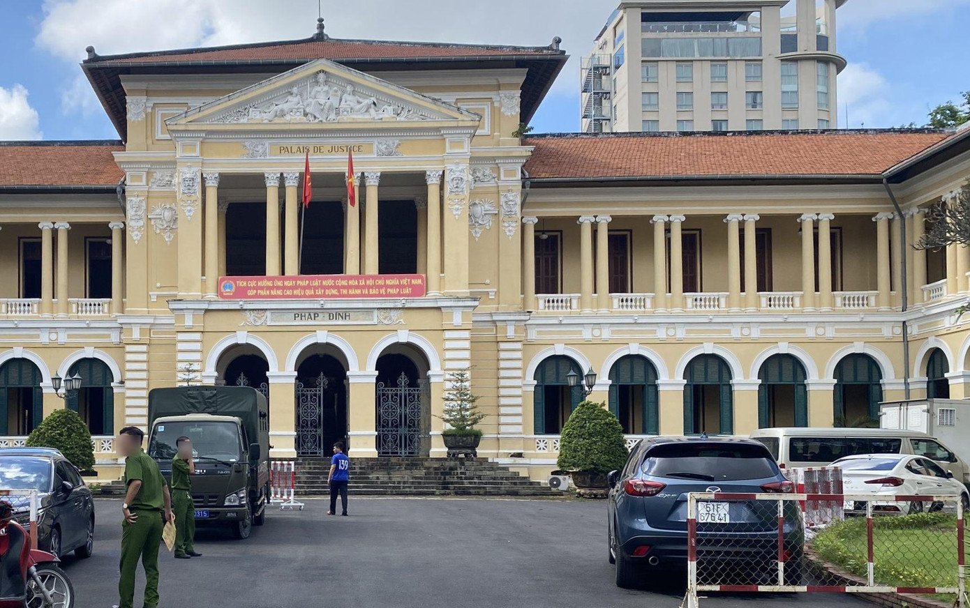 Tòa án Nhân dân TPHCM đã nhiều lần trả hồ sơ, yêu cầu điều tra bổ sung đối với vụ án này. Tòa án Nhân dân TPHCM đã nhiều lần trả hồ sơ, yêu cầu điều tra bổ sung đối với vụ án này.