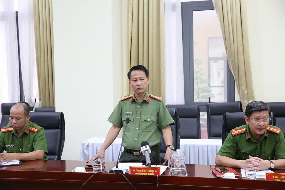 Đại diện Công an TPHCM thông tin tại buổi họp báo. Đại diện Công an TPHCM thông tin tại buổi họp báo.