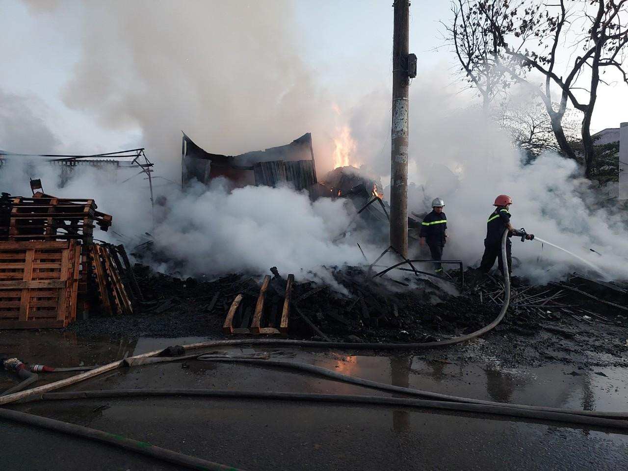 Hiện trường vụ cháy. Hiện trường vụ cháy.