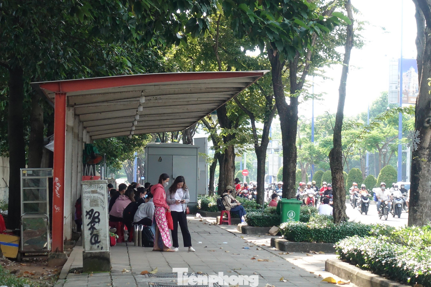 Trước đó vào năm 2017, Sở GTVT ban hành quyết định công bố đưa vào khai thác điểm đón, trả khách trên tuyến đường Mai Chí Thọ (quận 2 cũ, nay là TP Thủ Đức) nhằm phục vụ vận tải hành khách tuyến cố định có điểm đầu và điểm cuối tại Bến xe miền Tây. Trước đó vào năm 2017, Sở GTVT ban hành quyết định công bố đưa vào khai thác điểm đón, trả khách trên tuyến đường Mai Chí Thọ (quận 2 cũ, nay là TP Thủ Đức) nhằm phục vụ vận tải hành khách tuyến cố định có điểm đầu và điểm cuối tại Bến xe miền Tây.