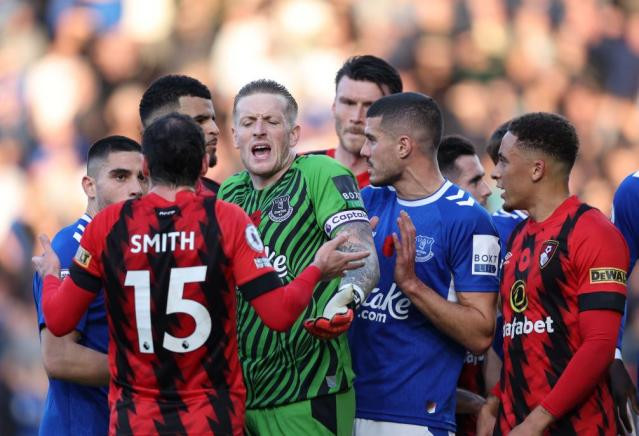 Everton sáng cửa trụ hạng