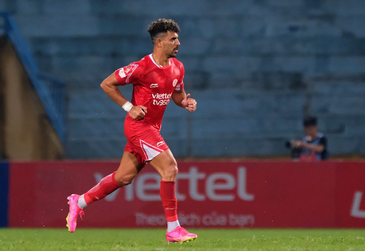 Essam đã có 1 bàn sau 2 trận đầu tiên cho Viettel. Ảnh: Mạnh Thắng