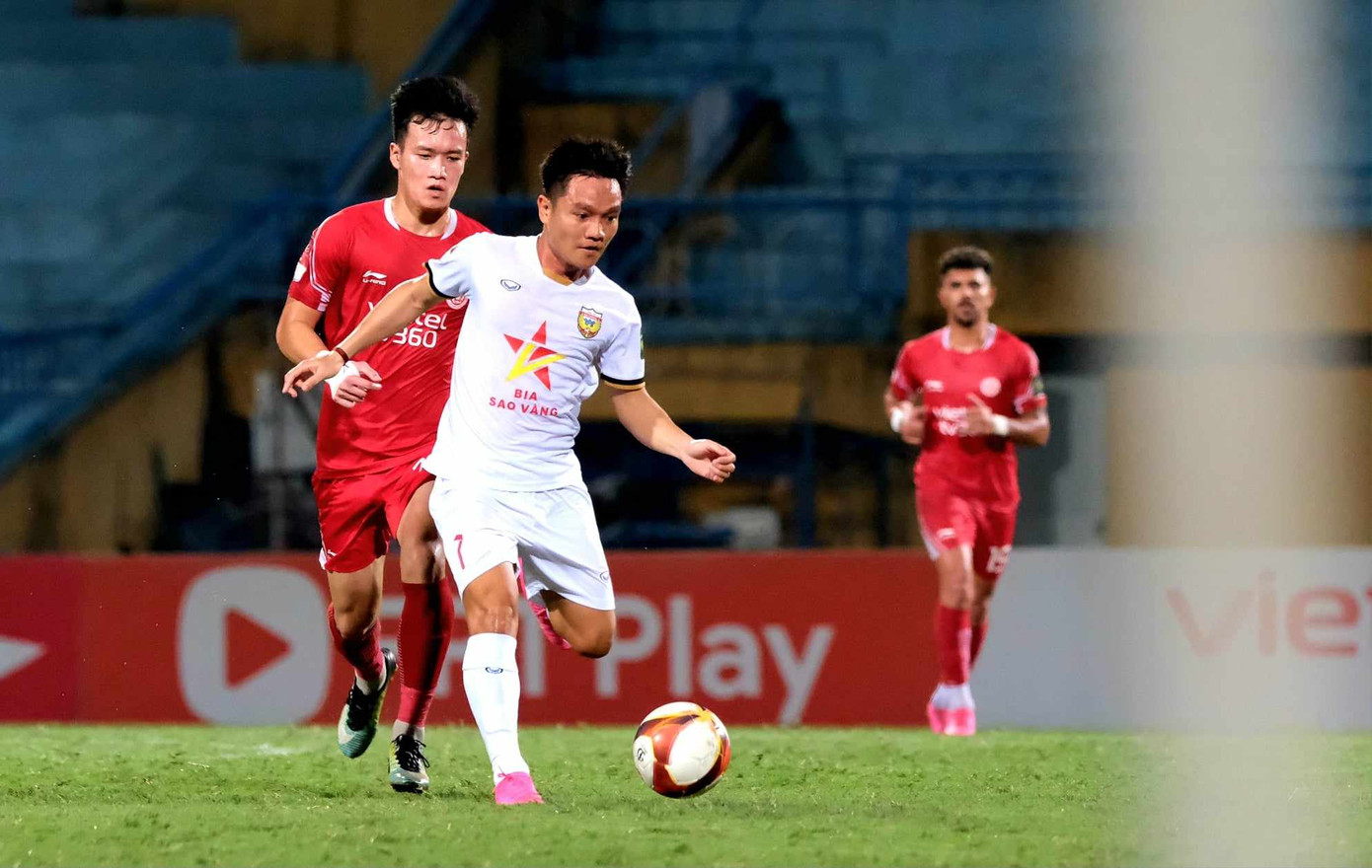 Hoàng Đức và Essam (xa) đã có màn trình diễn xuất sắc. Ảnh: Mạnh Thắng Hoàng Đức và Essam (xa) đã có màn trình diễn xuất sắc. Ảnh: Mạnh Thắng