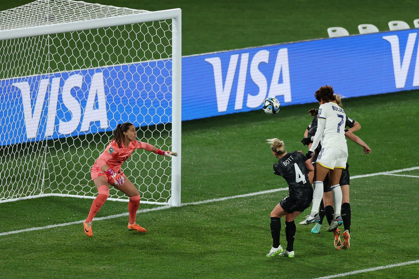 Tuyển nữ Philippines đứng trước ngưỡng cửa lịch sử. Ảnh: Getty