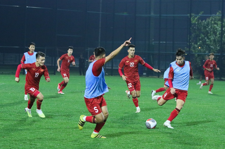 Tiến Linh và Quang Hải sẽ có cơ hội ra sân tối nay?