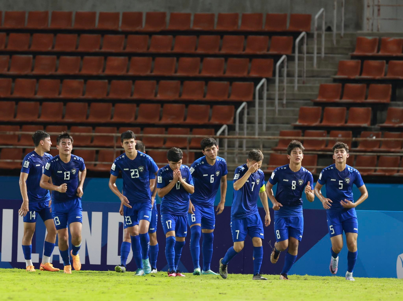 Các cầu thủ U17 Uzbekistan ăn mừng. Ảnh: Đức Nguyễn