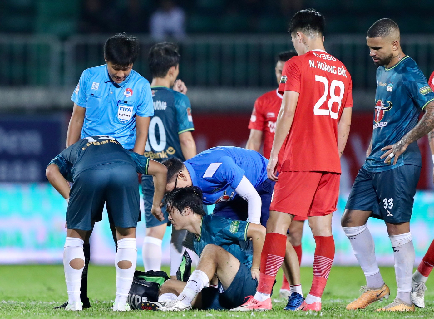 Tuấn Anh cần bác sĩ chăm sóc. Ảnh: Duy Anh Tuấn Anh cần bác sĩ chăm sóc. Ảnh: Duy Anh